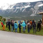 Gruppe vor Tschergant-Bergsturz im Inntal