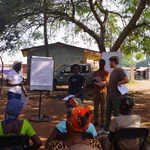 Discussions between farmers and experts