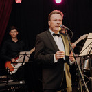 Der Präsident singt: Oliver Günther musiziert mit dem Schwungkollegium.