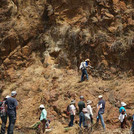 Untersuchung der Gneise des afrikanischen Grundgebirges am Elgeyo Escarpment.