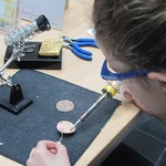 Teelicht löten an der Station Mikrosystemtechnik
