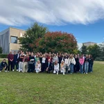 Auf dem Bild begrüßen Frau Prof. Dr. Dijoux, Frau Prof. Dr. Demme und Herr Prof. Dr. Sonnentag die französischen Studierenden der L1 und L2 auf dem Campus in Paris-Nanterre, wie auch in diesem Jahr.