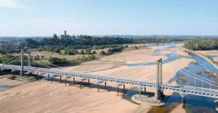 Die auf ein Flüsschen zusammenge- schrumpfte Loire im französischen Département Charente-Maritime