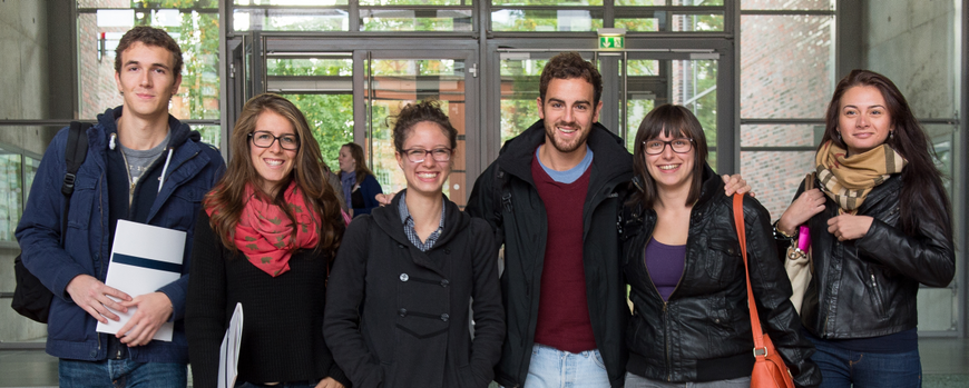 Internationale Programmstudierende bei ihrer Ankunft auf dem Campus Griebnitzsee