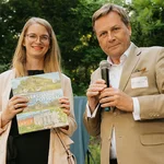 Zwei Menschen im Gespräch