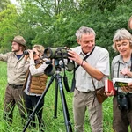 Ranger Hannes Hause (l.) erklärt bei Führungen, warum der Naturschutz so wichtig ist.