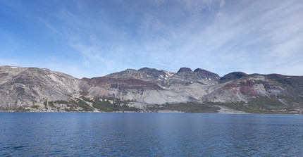 Nordteil des Ilimaussaq-Komplexes vom Eriksfjord aus betrachtet