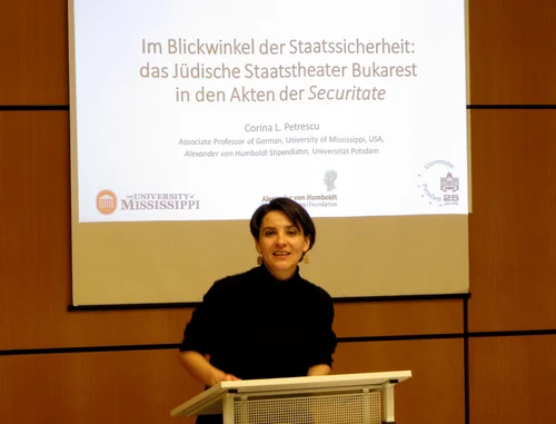 Prof. Petrescu beim Eröffnungsvortrag