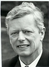 Dr. Lennard Souchon