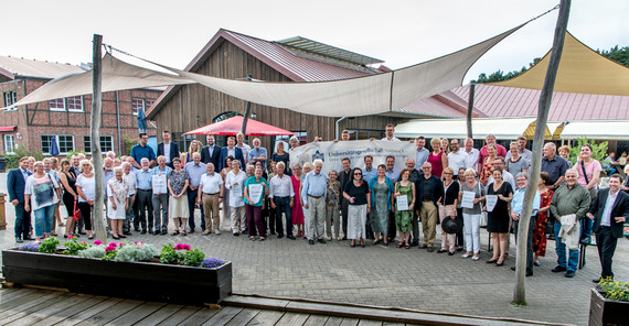 Mitglieder der Universitätsgesellschaft bei einem Jubiläumstreffen im Juni 2017 in Klaistow, nahe Potsdam. Foto: Karla Fritze.