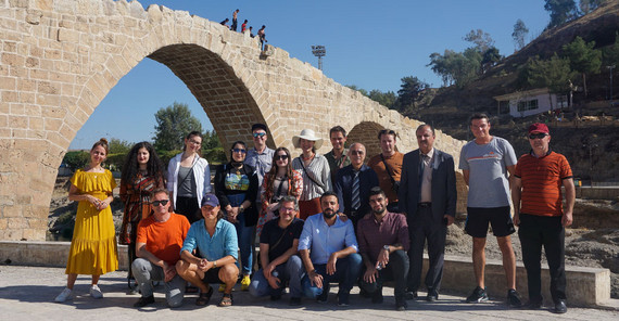 Auf dem Foto ist die Gruppe der Potsdamer Forschenden und Studierenden mit Begleitung zu sehen. Das Foto ist von Valentina Meyer-Oldenburg.