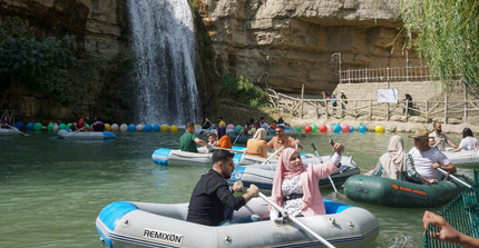 Das Bild zeigt den Geli Ali Beg, ein Wasserfall etwa 130 Kilometer von Erbil entfernt, ist ein beliebtes Ausflugsziel in der Region. Das Foto ist von Valentina Meyer-Oldenburg.