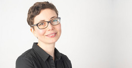 Portraitfoto von Dr. Anna Fruhstorfer