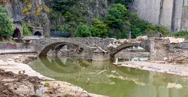 Zerstörte Brücke im Ahrtal nach der Hochwasserkatastrophe im Juli 2021.