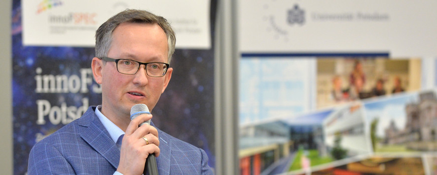 Dr. Andreas Bergner erklärt das Kooperationsformat Joint Labs