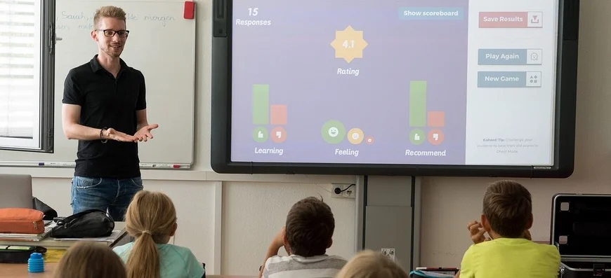 Lehrer vor Klasse