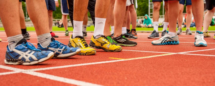 Teilnehmer beim Start für den Dauerlauf