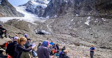 Nicht nur im Hörsaal, sondern auch auf der CLEWS-Exkursion in die Ötztaler Alpen werden die vielfältigen Aspekte des Klimawandels erfahrbar.