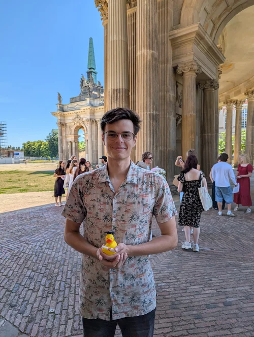 Mykhailo bei der Zeugnisübergabe