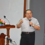 Prof. Suppasin explaining osteoporosis risk in elderly