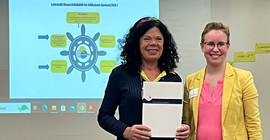 Workshoptag und Auszeichnung an der Deutschen Auslandsschule Colégio Humboldt in Sao Paulo mit Schulleiterin Marion Krooss (l.) und Prof. Dr. Winnie-Karen Giera (r.)