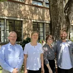 Prof. Dr. Borowski (li.), Leiter des ZeLB, und Katharina Schmitt (2.v.re.), Leiterin des International Office, mit der Schulleitung der Deutschen Schule Montevideo.