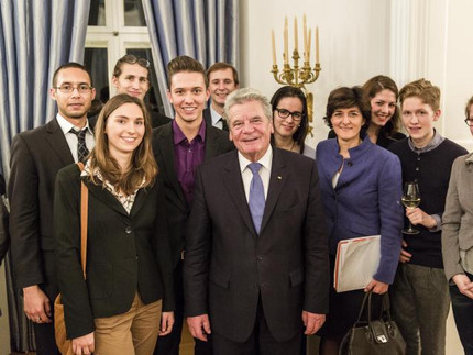 Studierende mit Bundespräsident Gauck