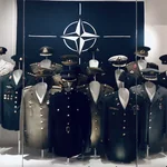 Gemeinsam im Bündnis. Exponat im Militärhistorischen Museum.