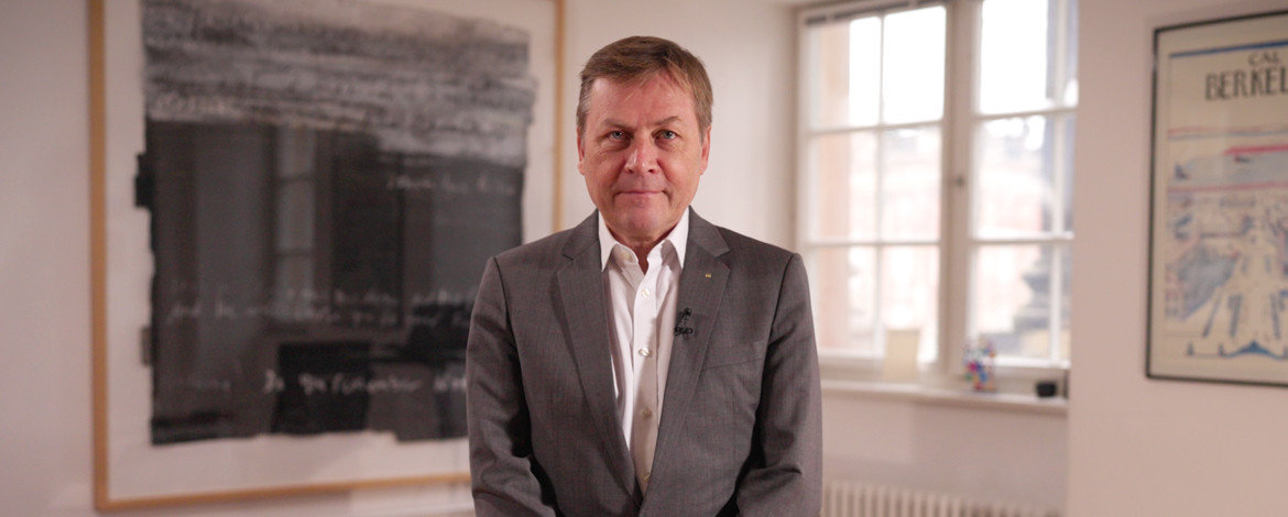 Der Präsident der Universität Potsdam in seinem Büro. - 