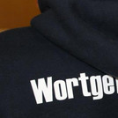 Kapuzenjacke mit Aufschrift des Debattierclubs