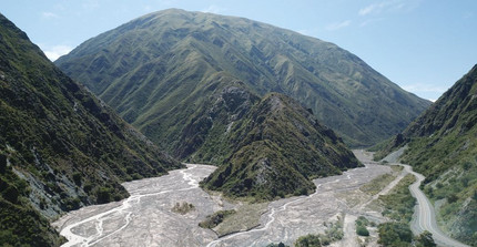 Drohnenaufnahme vom Zusammenfluss des Rio Capilla und des Rio Toro. Das Foto ist von Bodo Bookhagen.