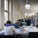 Studenten in der Babelsberger Bibliothek, 2011