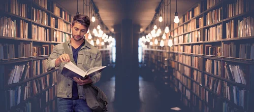 Studierender in der Bibliothek
