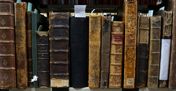 Die Judaica-Sammlung der Universitätsbibliothek. Foto: Bastian Wiesemann.