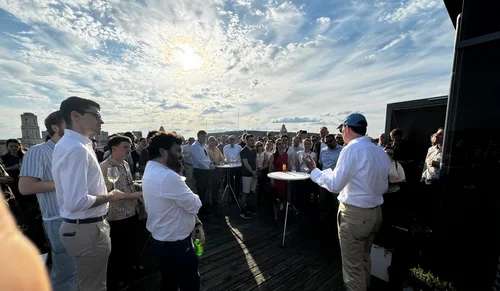 Sommerfest des Lehrstuhls Militärgeschichte auf der Dachterrasse der WIS mit Sonnenuntergang