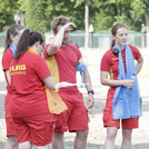 Das Bild zeigt Mitarbeiter der DLRG, darunter auch Absolventen*innen der Mat.-Nat.-Fakultät.