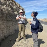 Jens Kallmeyer und Asil Newigy in der Wüste nahe Abu Dabbab