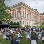 „UP.talk“ mitten auf der Campuswiese am Neuen Palais
