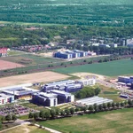 Eng verbunden: Blick über die drei Max-Planck-Institute und das erste Fraunhofer-Institut zum Uni-Campus Golm