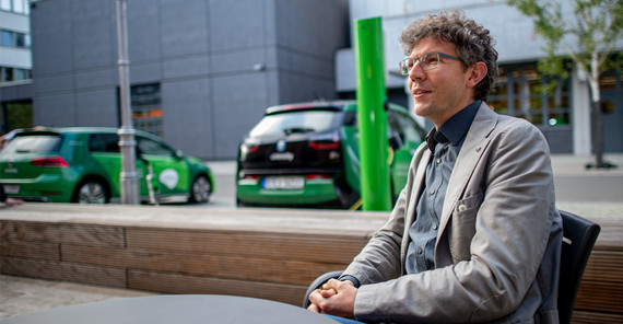 Prof. Matthias Kalkuhl in interview | Photo: Tobias Hopfgarten