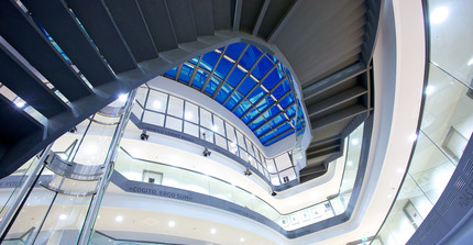 futuristische Ansich HPI Hauptgebäude innen