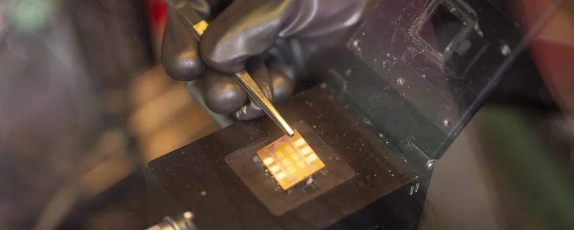 Detailaufnahme in einem aLabor mit Solarzelle - 