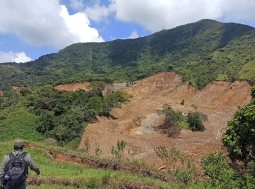 Edier Aristazabal investigates a landslide in the Colombian Andes (Photo: Maria Arango)