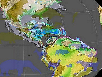 Bildausschnitt des Globus: man sieht Nord- und Südamerika, sowie Überblenden von verschiedenen Säugetieren und Urzeittieren.