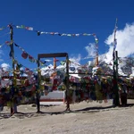 Gebetsfahnen am Kunzum Pass, Himachal Pradesh