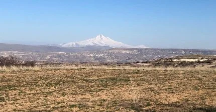 Das anatolische Hochplateau mit dem über 3900 m hohen Vulkan Mt. Erciyes. Foto: M. Strecker.