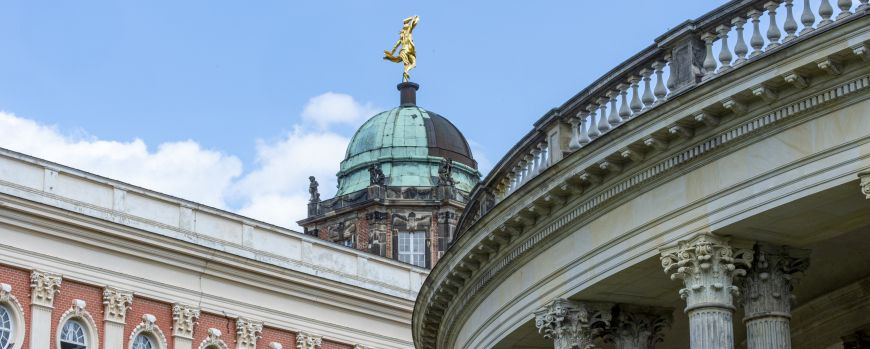 Das Bild zeigt den Campus Am Neuen Palais. Das Foto ist von tobias Hopfgarten. Beim anklicken öffnet sich das Bild im neuen Fenster.