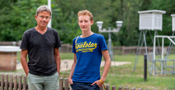 Klimaforscher Stefan Rahmstorf (l.) und Klimaaktivist Jaro Abraham. Foto: Tobias Hopfgarten.