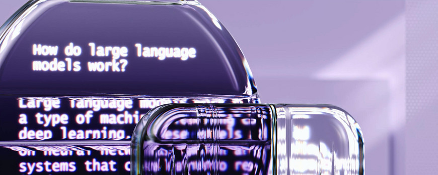 Foto zweier Prismen, in denen teils gespiegelt und verschwommen Text geschrieben steht. Am oberen Rand steht in gut lesbarer Schrift: "How do large language models work?"