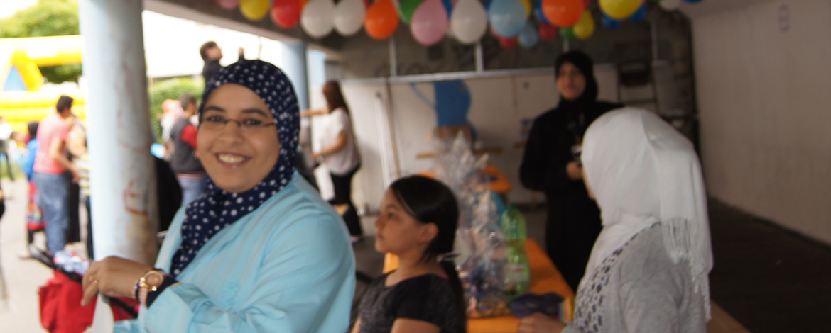 Students, refugees and Safa'a celebrating sugar feast